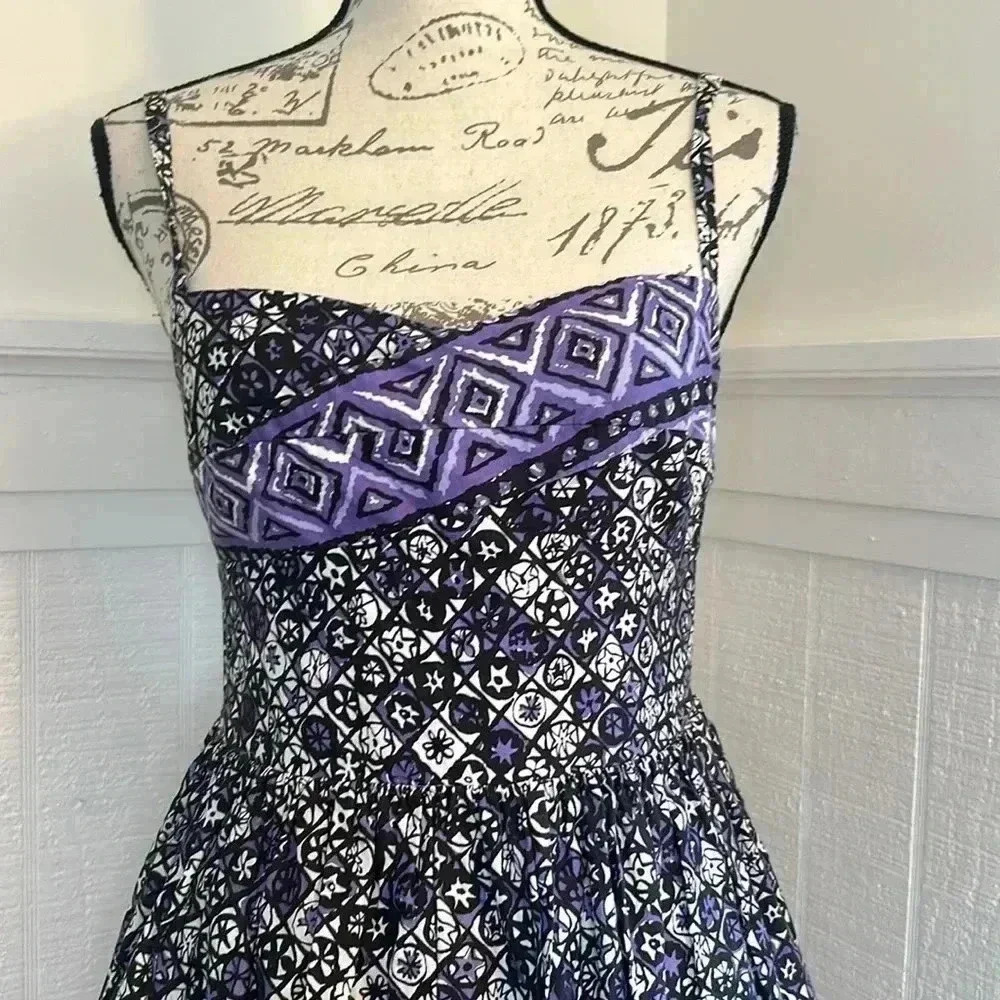 Tori Richard Fit and Flare Starfish Print Purple, Black, & White Dress size 4 - Picture 3 of 11